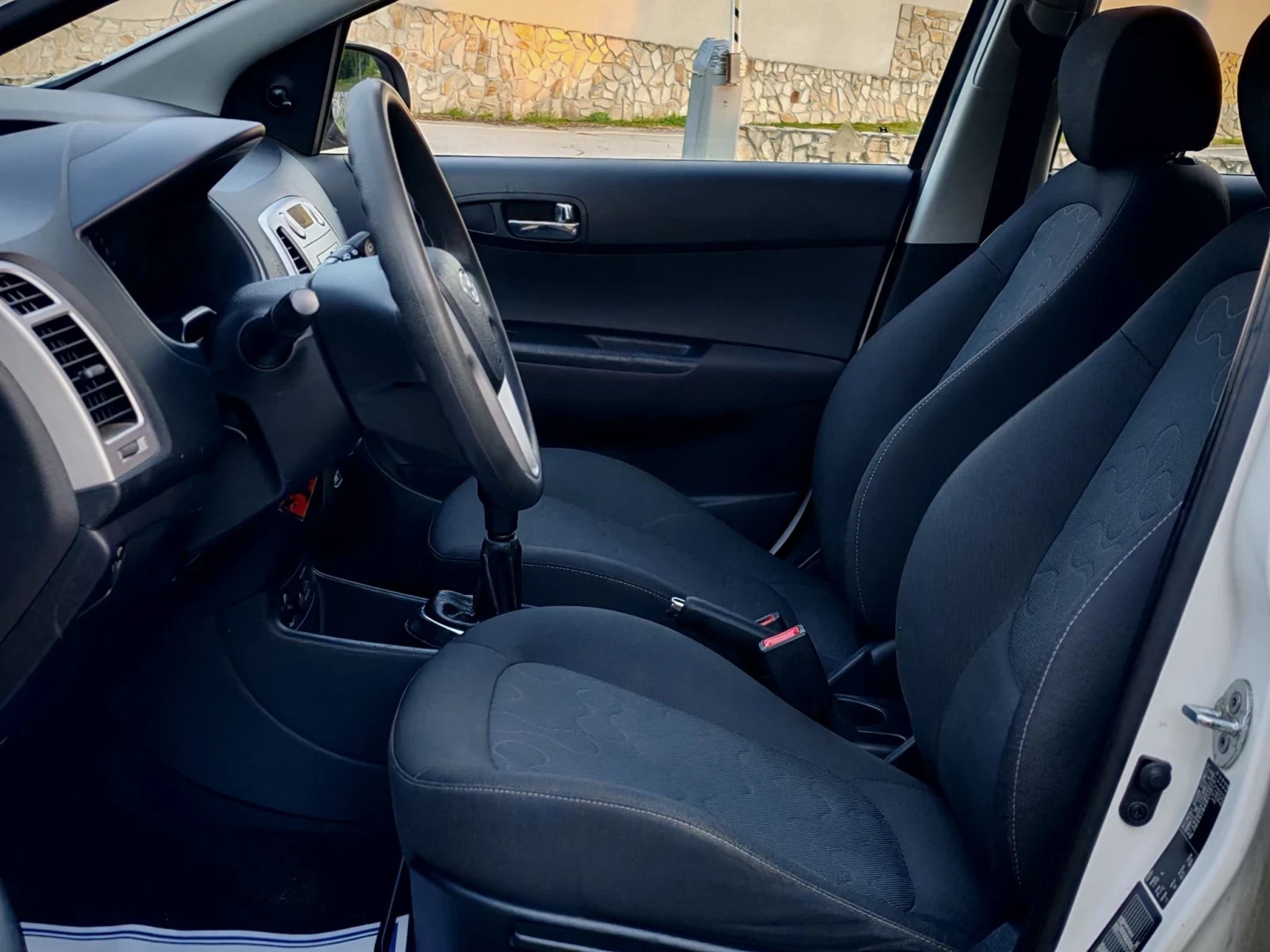 Hyundai I20 1.2I 16V(78)* КЛИМАТИК* НОВ ВНОС* , снимка 14 - Автомобили и джипове - 55754027