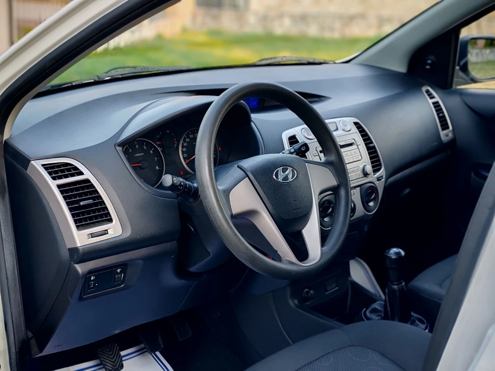 Hyundai I20 1.2I 16V(78)* КЛИМАТИК* НОВ ВНОС* , снимка 12 - Автомобили и джипове - 55754027