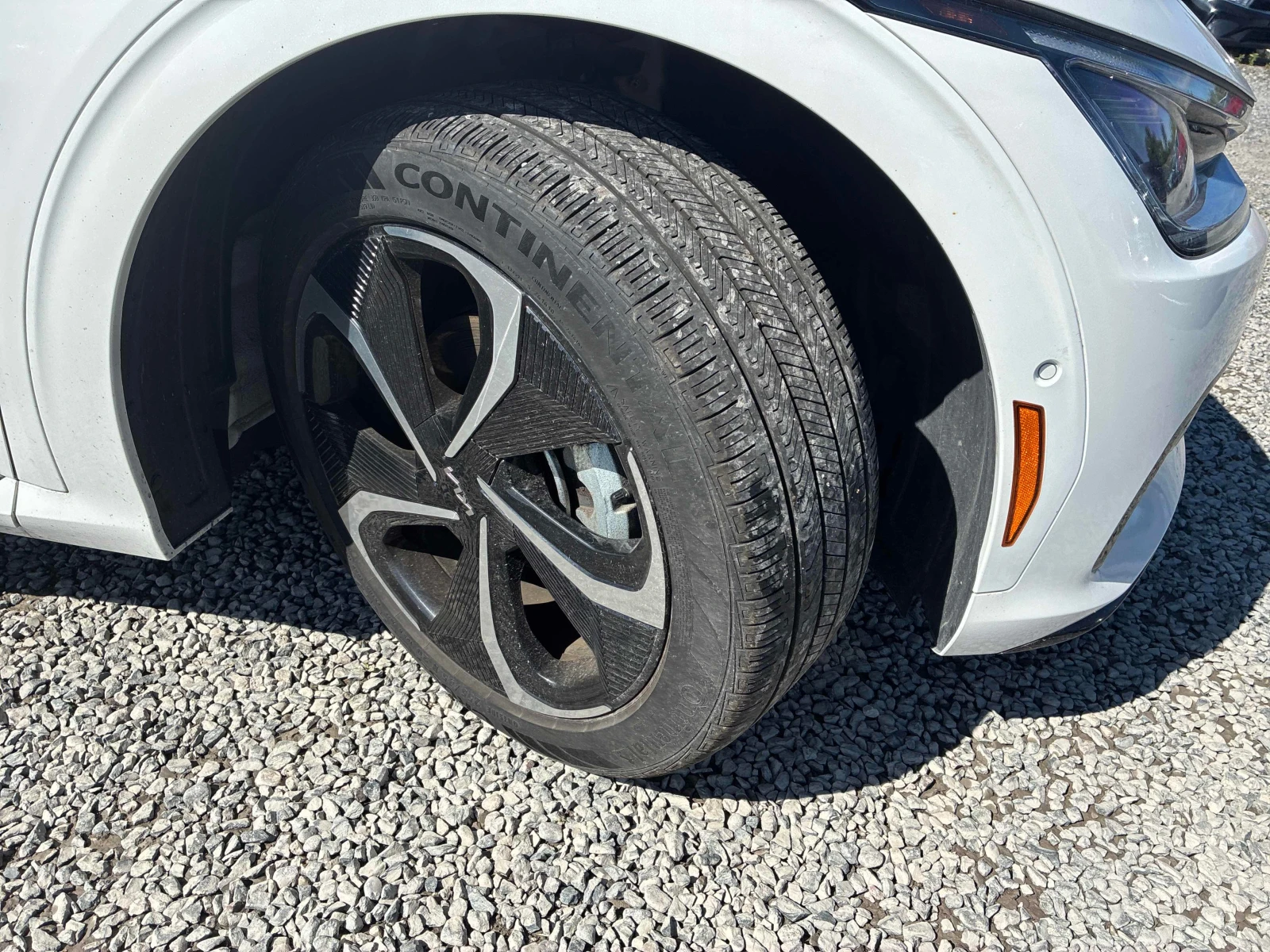 Kia EV6 AWD Long Range w/GT Line Pkg * CARFAX * , снимка 6 - Автомобили и джипове - 55955584