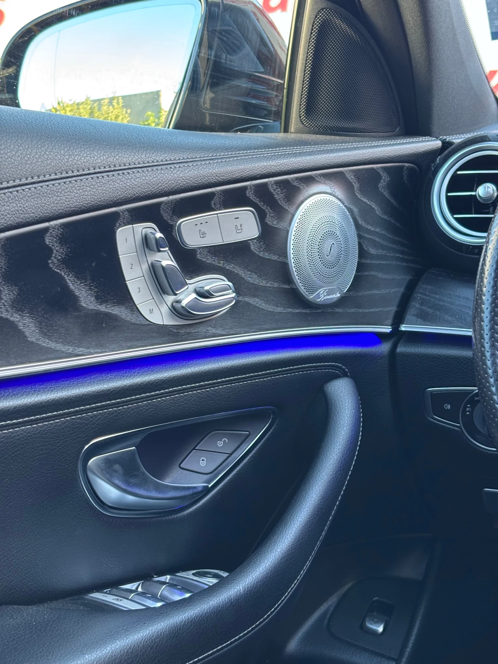 Mercedes-Benz E 220 AMG Line, 9G-tronic, снимка 13 - Автомобили и джипове - 55993744