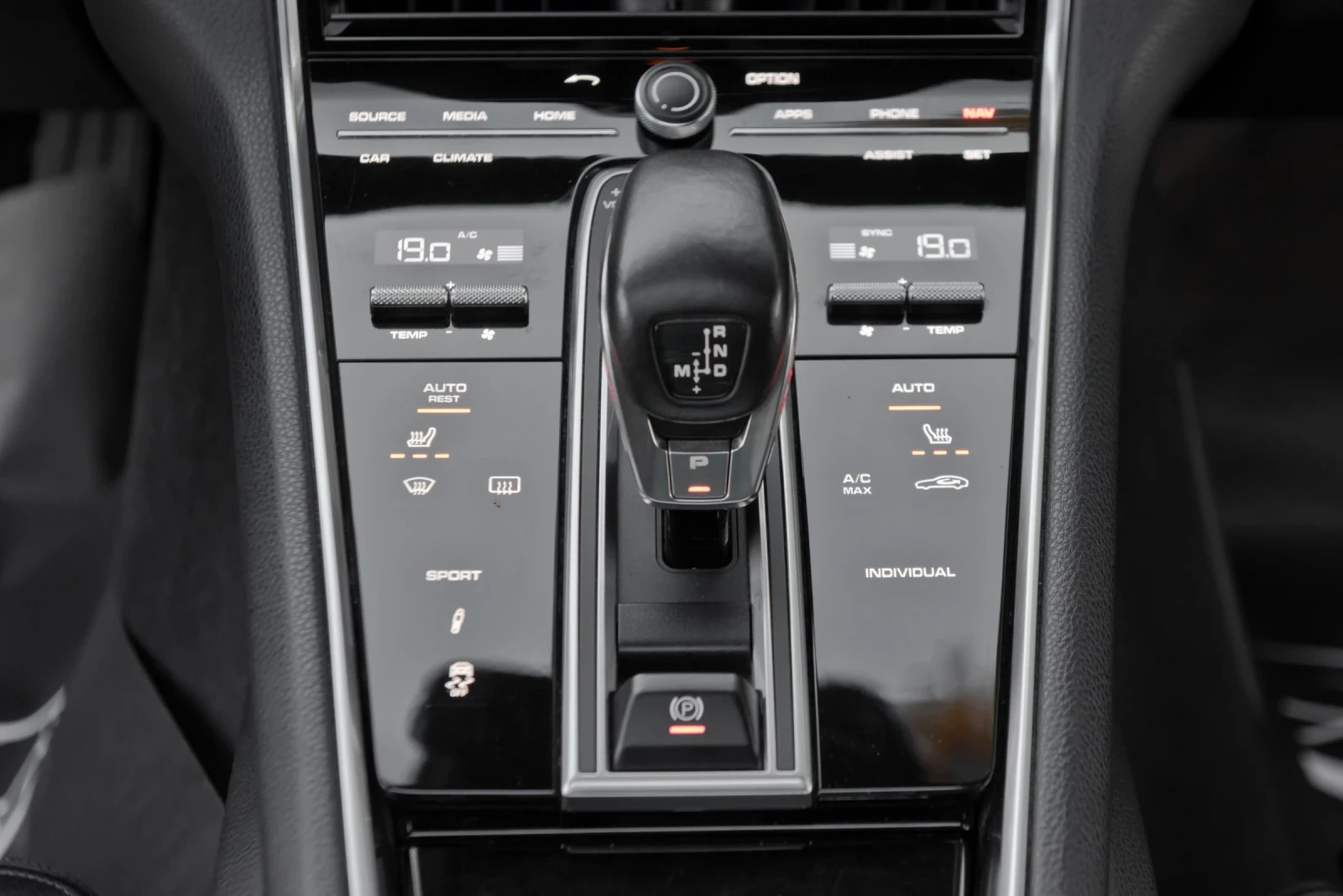 Porsche Panamera 4/BOSE/PANO/MAXTON, снимка 14 - Автомобили и джипове - 56047920