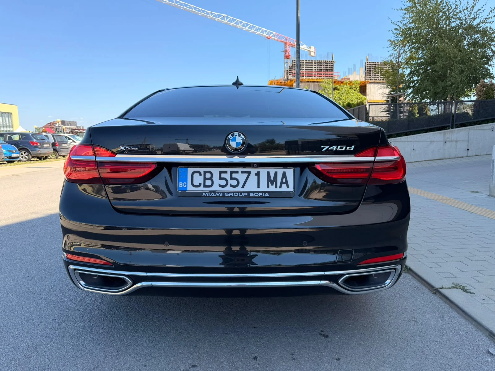 BMW 740 d* xDrive* Laser* Massage* Camera* HuD, снимка 6 - Автомобили и джипове - 56219519