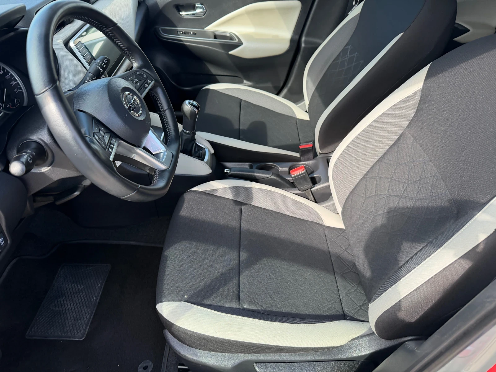 Nissan Micra 1.0 IG- T(КАТО НОВА), снимка 9 - Автомобили и джипове - 56256486