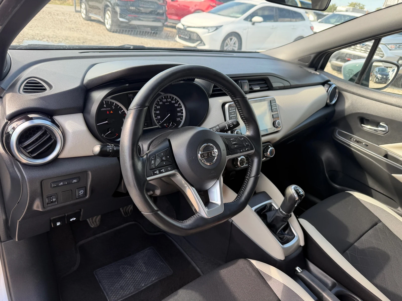 Nissan Micra 1.0 IG- T(КАТО НОВА), снимка 11 - Автомобили и джипове - 56256486