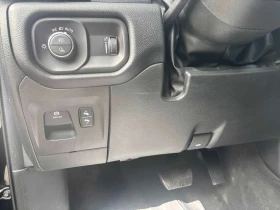 Dodge RAM 1500 Sport /CARFAX/ПРЕДСТАВИТЕЛСТВО/2 КЛЮЧА, снимка 13
