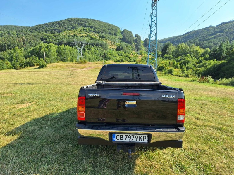 Toyota Hilux 3.0D4D, снимка 8 - Автомобили и джипове - 46607372