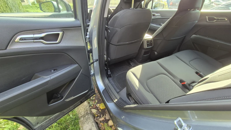 Kia Sportage  1.6 T-GDi MHEV AWD * 5380 km * ГАРАНЦИЯ, снимка 13 - Автомобили и джипове - 52773288
