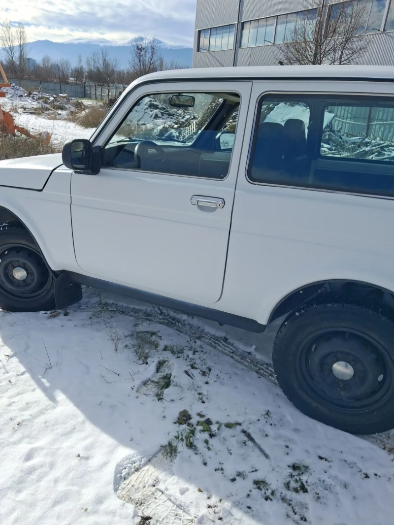 Lada Niva 21214 Газов инжекцион , снимка 6 - Автомобили и джипове - 53043641
