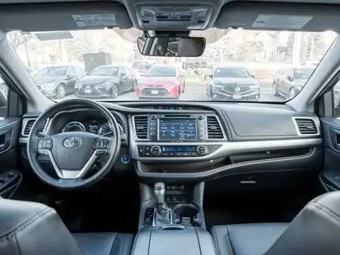 Toyota Highlander HYBRID XLE * * CARFAX * * АВТО КРЕДИТ * * , снимка 14 - Автомобили и джипове - 53067995