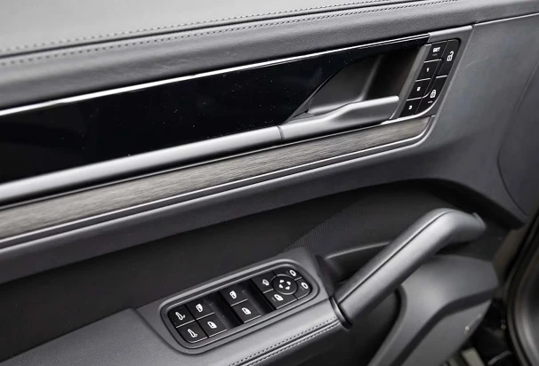 Porsche Cayenne Coupe = NEW = SportDesign Гаранция, снимка 7 - Автомобили и джипове - 54125866