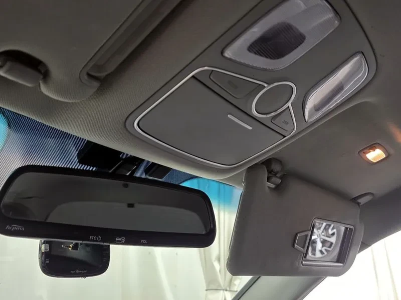 Kia Sorento 2.0 2WD, снимка 17 - Автомобили и джипове - 54264136