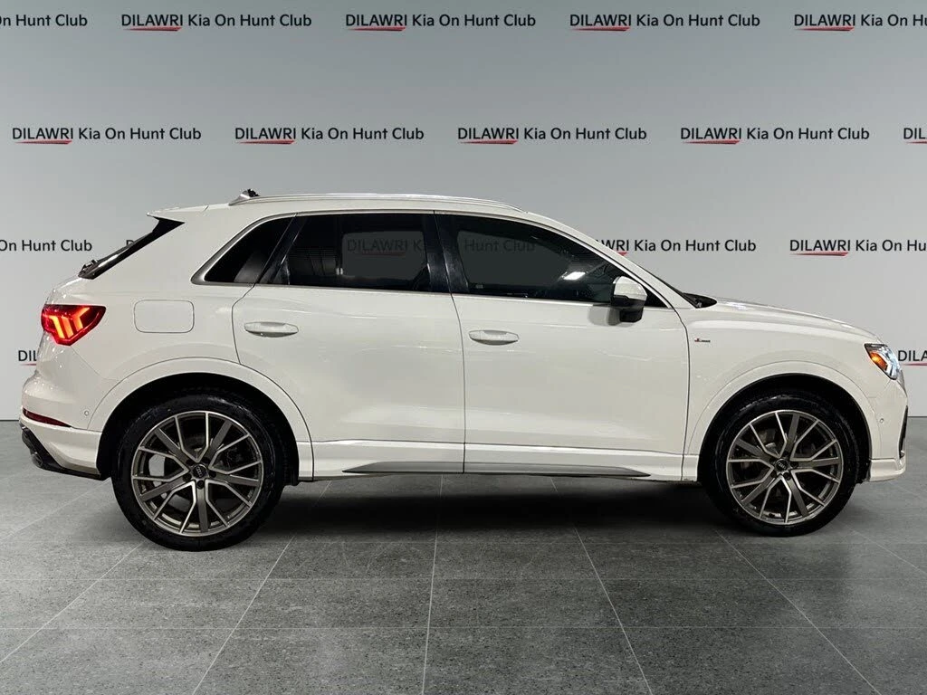 Audi Q3 TFSI* quattro Technik* АвтоКредит* (ЦЕНА ДО БГ), снимка 5 - Автомобили и джипове - 53964738