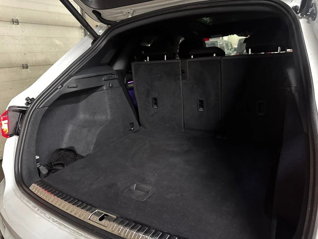 Audi Q3 TFSI* quattro Technik* АвтоКредит* (ЦЕНА ДО БГ), снимка 17 - Автомобили и джипове - 53964738