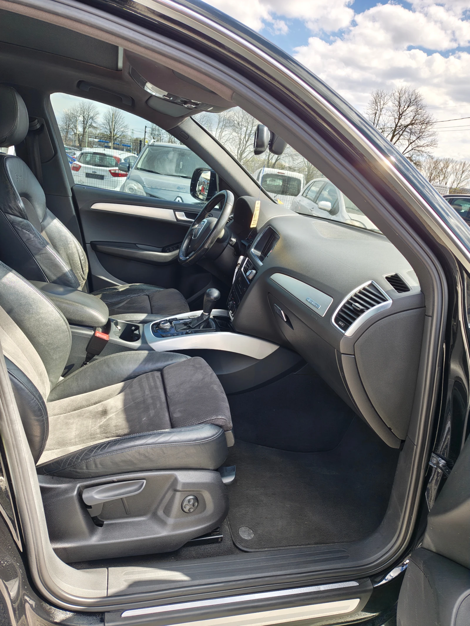 Audi Q5 2.0 S-LINE, снимка 13 - Автомобили и джипове - 53986431