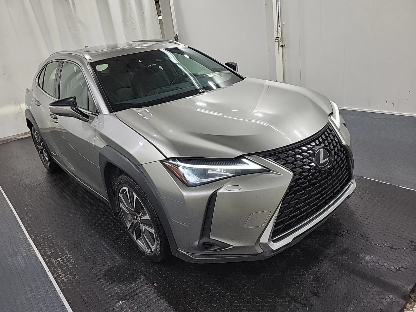 Lexus UX 250h * * CARFAX * * ���� ������ * *  | Mobile.bg � ����������� 3