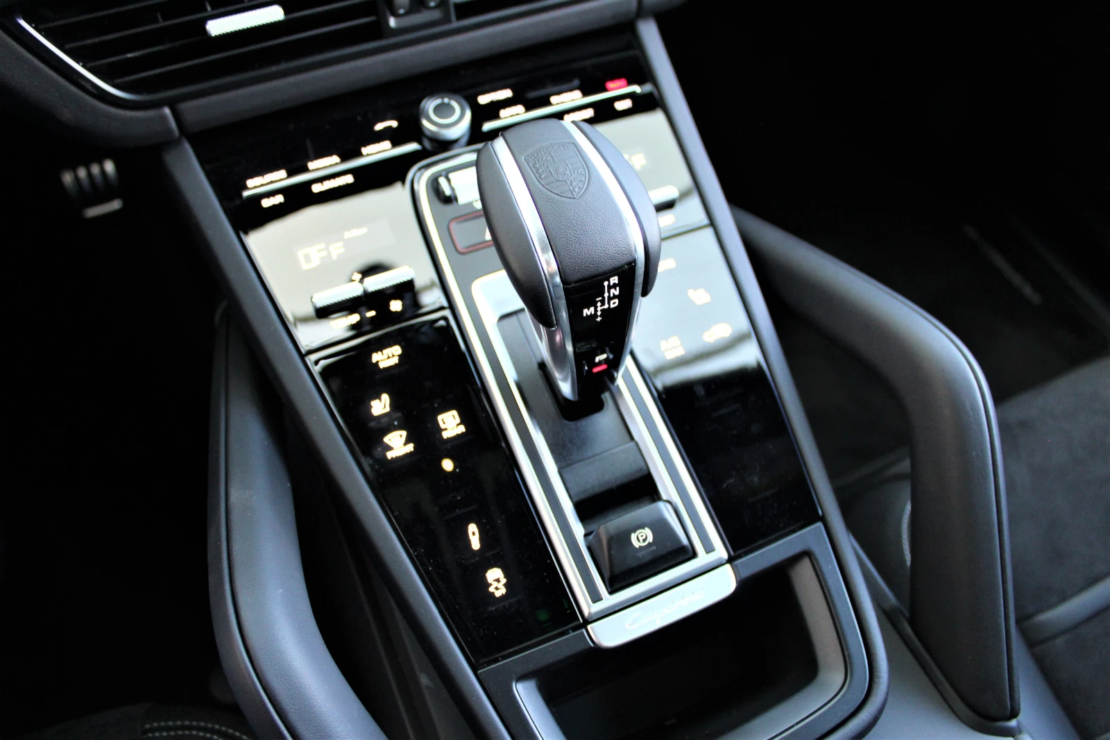 Porsche Cayenne GTS / COUPE / CARBON / BOSE / MATRIX / HUD / 360, снимка 13 - Автомобили и джипове - 55688323