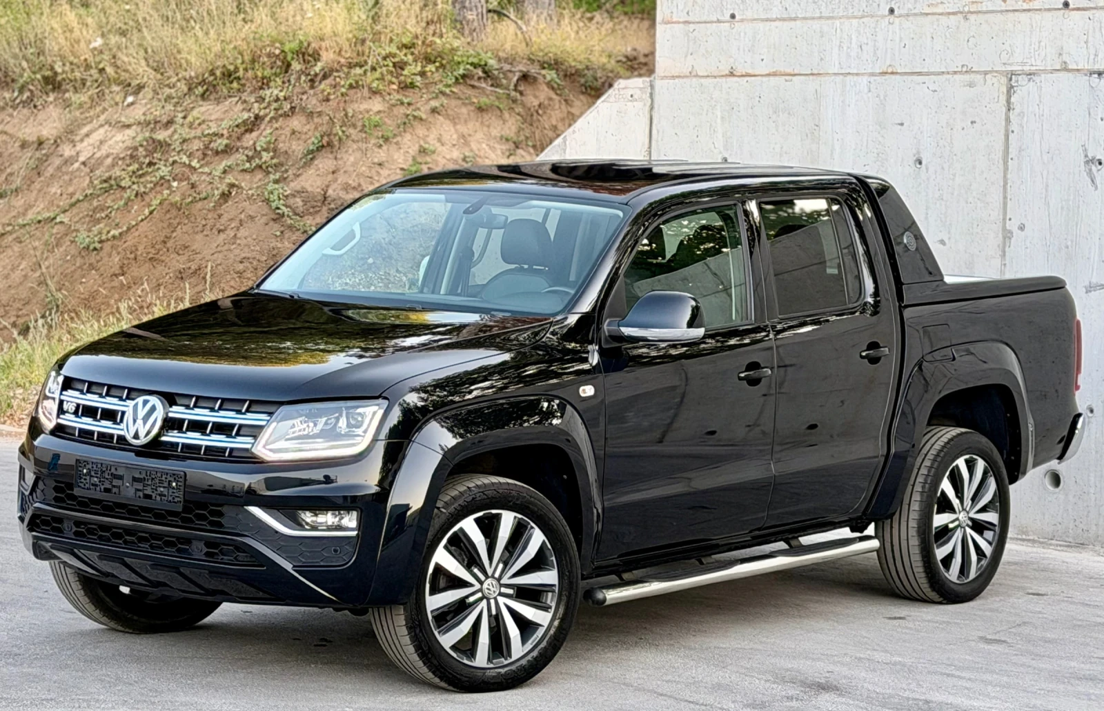 VW Amarok 3.0TDI V6 AVENTURA * Bi-Xenon* * 53.000км* , снимка 3 - Автомобили и джипове - 55772634