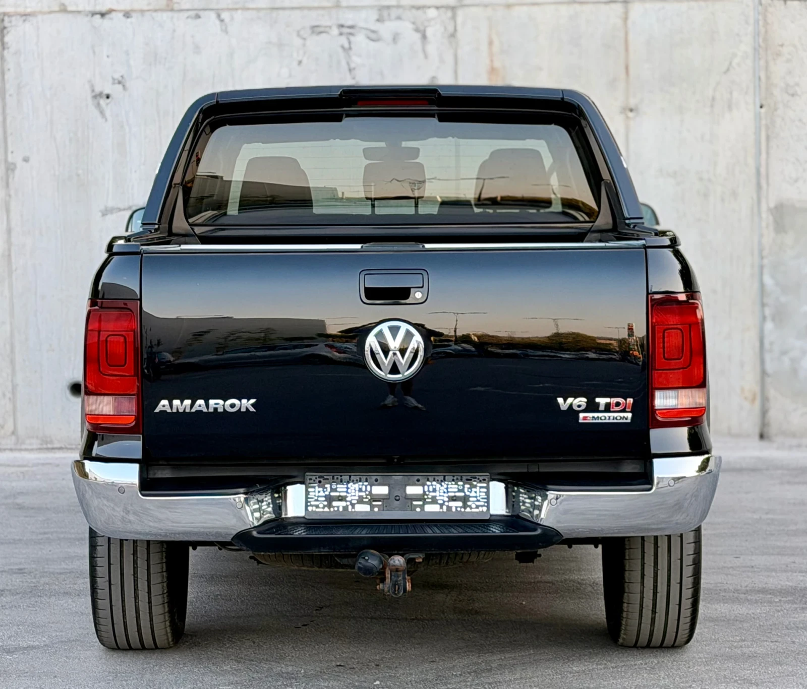 VW Amarok 3.0TDI V6 AVENTURA * Bi-Xenon* * 53.000км* , снимка 6 - Автомобили и джипове - 55772634