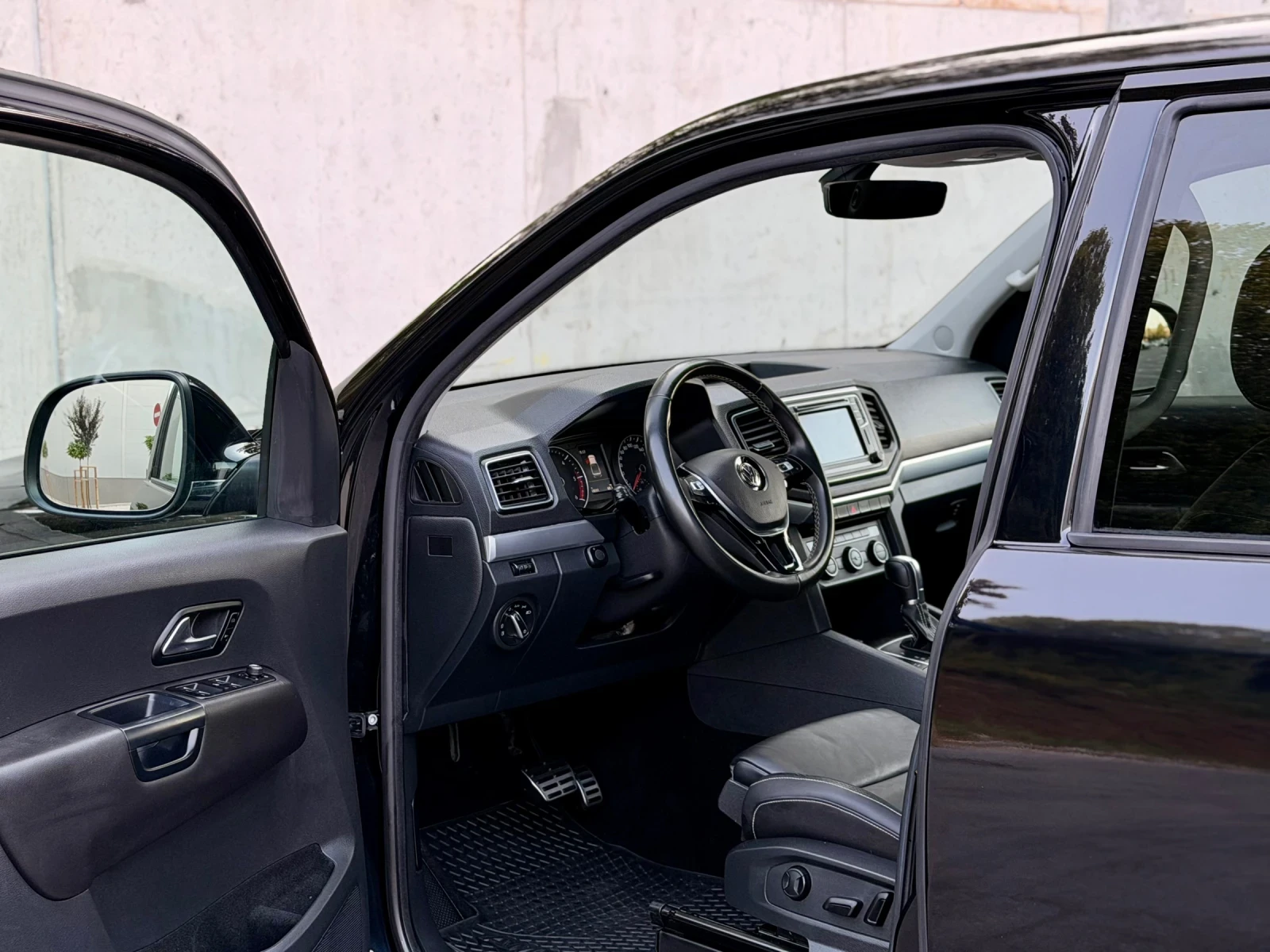 VW Amarok 3.0TDI V6 AVENTURA * Bi-Xenon* * 53.000км* , снимка 8 - Автомобили и джипове - 55772634