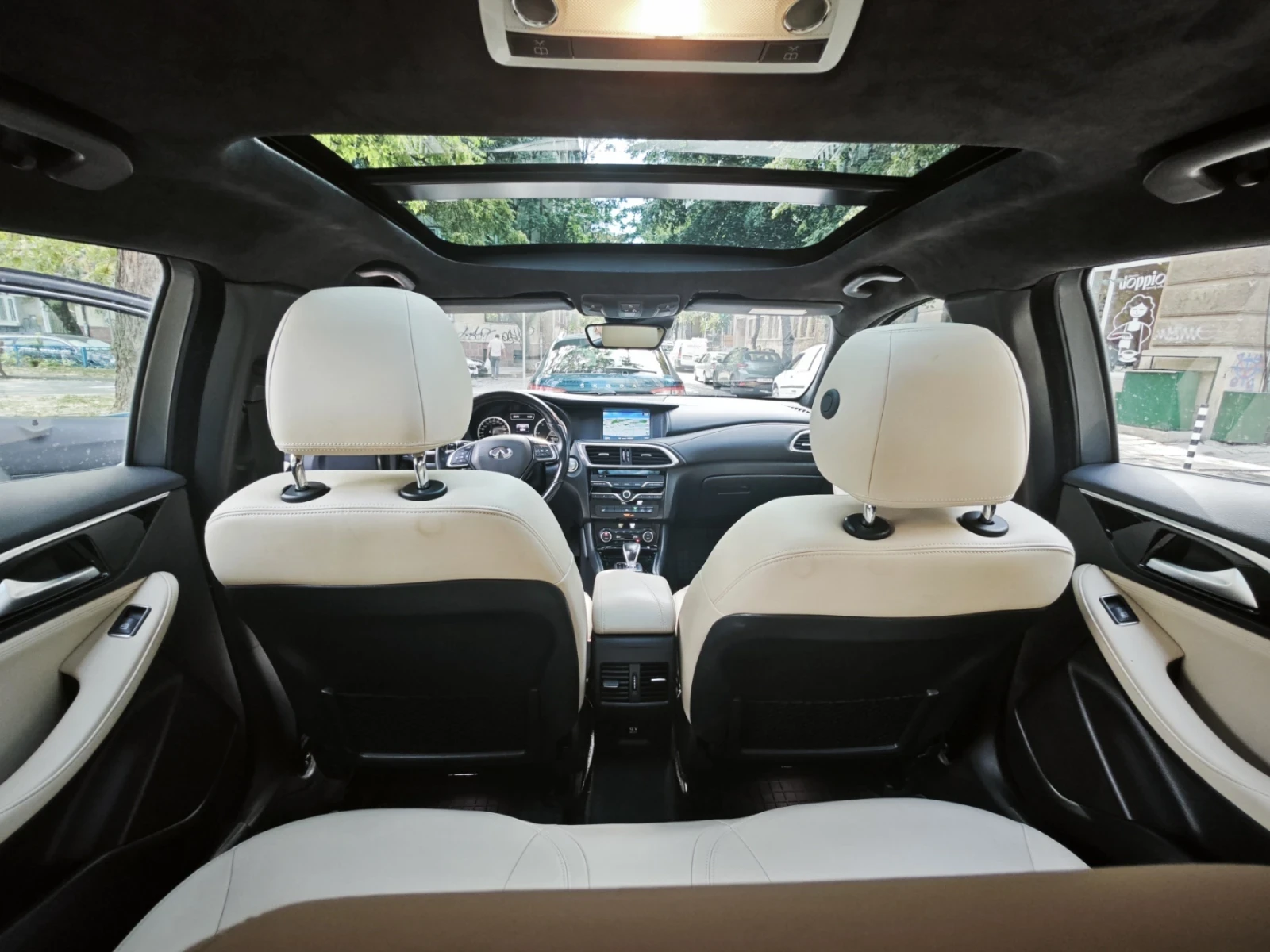 Infiniti QX30 Топ цена!!!, снимка 12 - Автомобили и джипове - 55942357