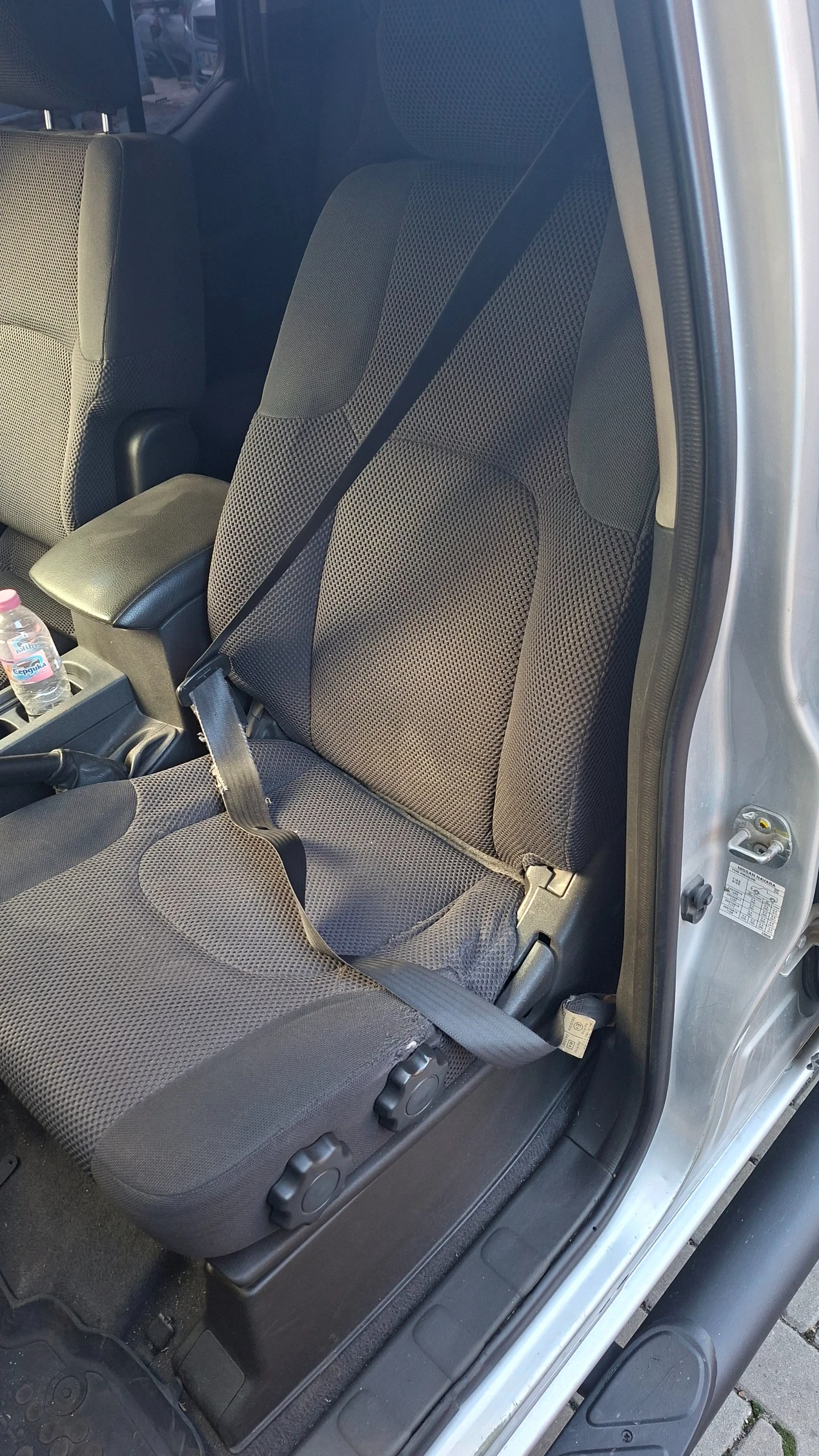 Nissan Navara 2.5 dci, снимка 12 - Автомобили и джипове - 56657023