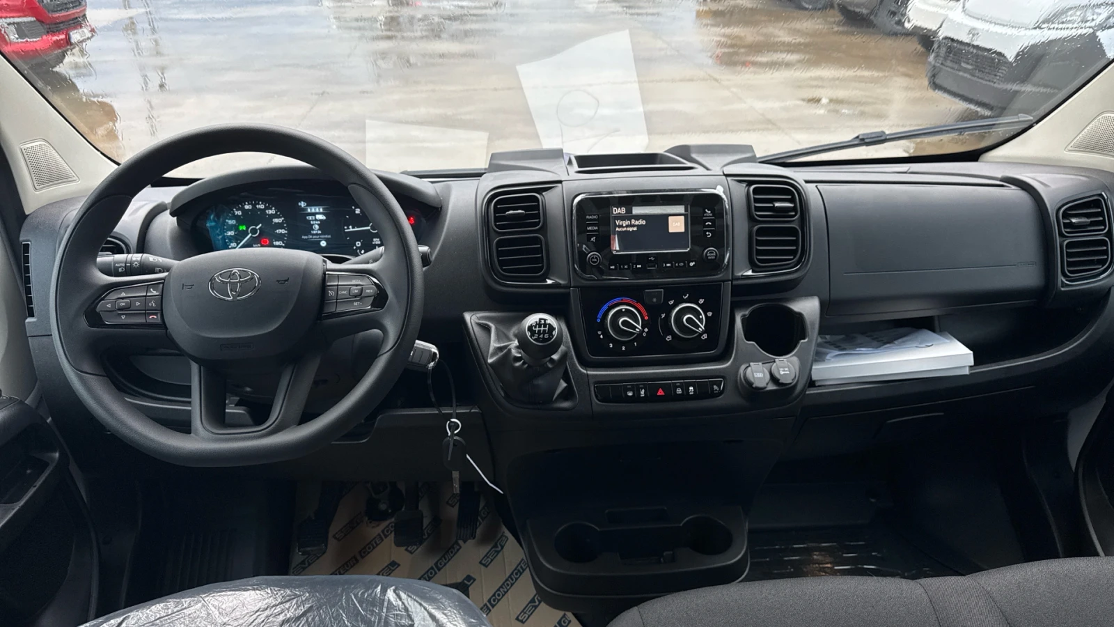 Toyota Proace Max Dropside CrewCab 6+ 1, снимка 11 - Бусове и автобуси - 53817333