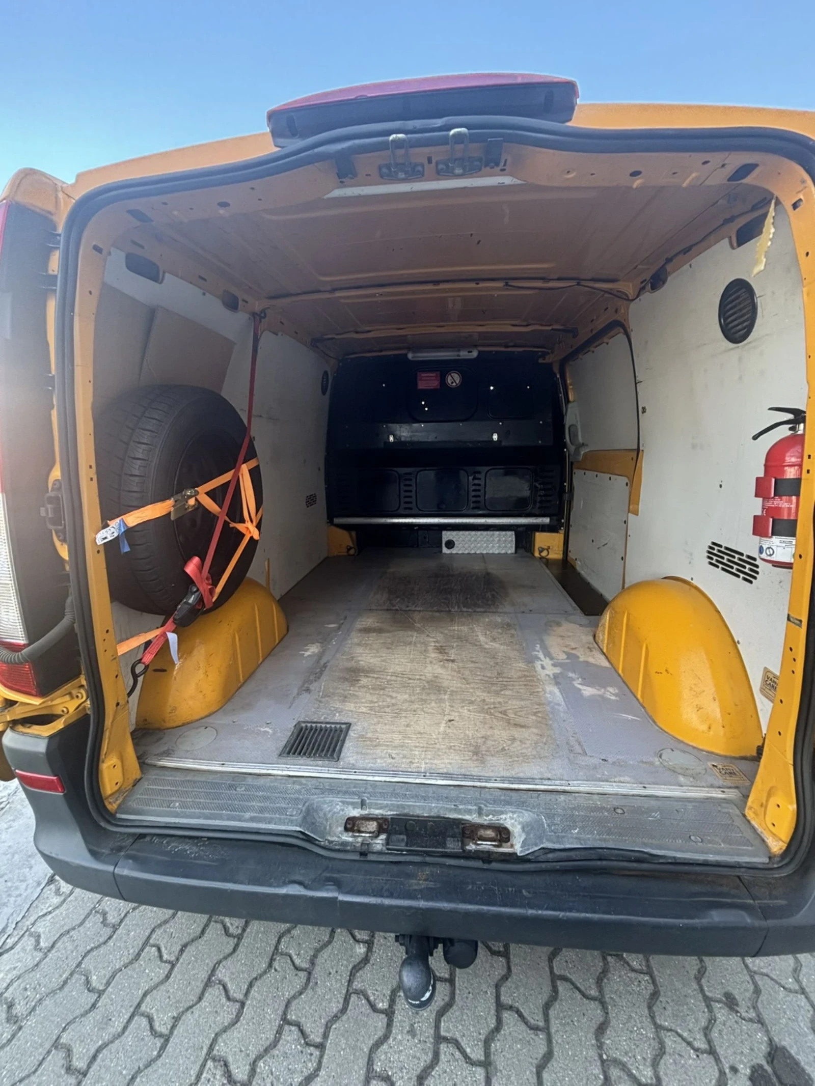 Mercedes-Benz V 109, снимка 17 - Бусове и автобуси - 54336019