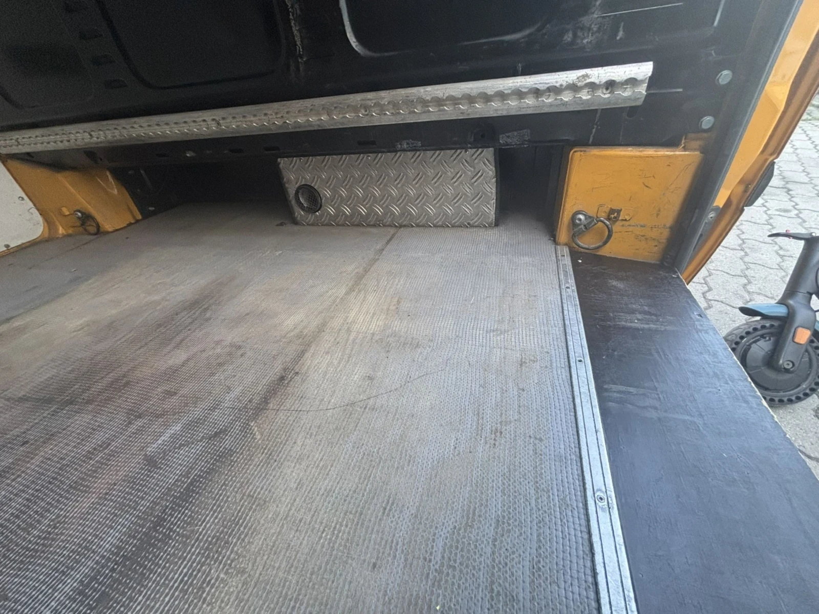 Mercedes-Benz V 109, снимка 12 - Бусове и автобуси - 54336019