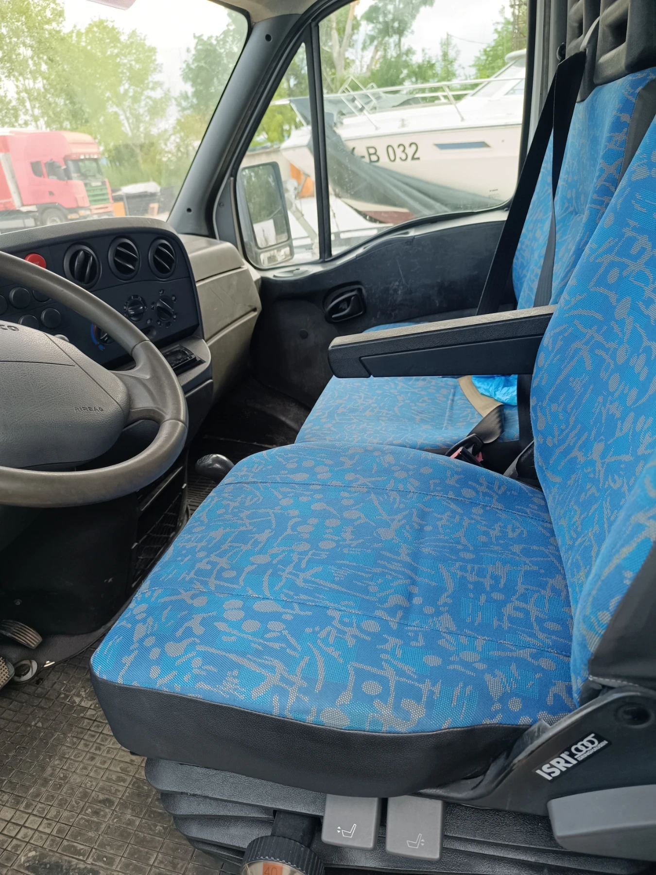 Iveco 35c13, снимка 12 - Бусове и автобуси - 55302713