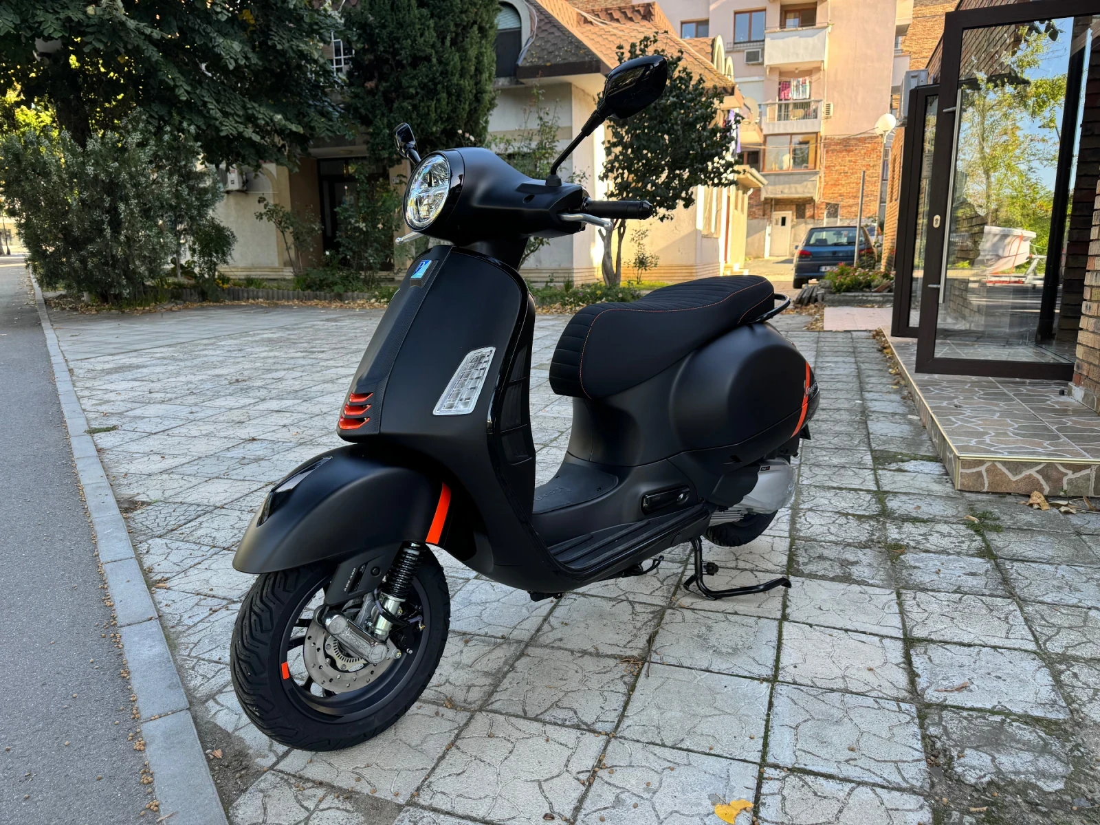 Vespa GTS 300 SuperSport Nero - изображение 7