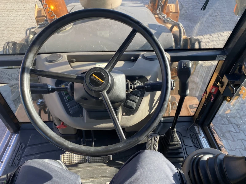 Багер Case 580 SR, снимка 10 - Индустриална техника - 53150452