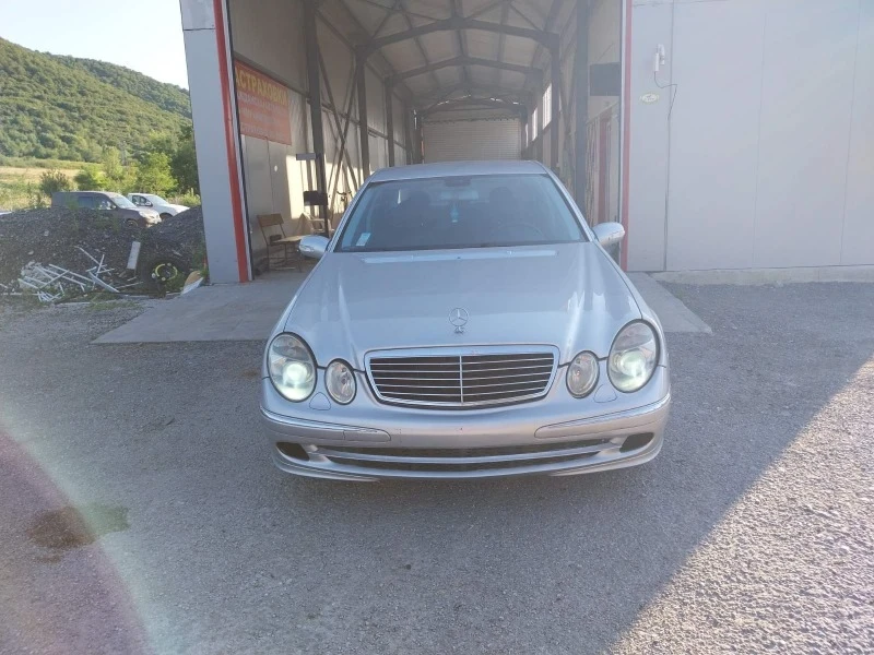 Mercedes-Benz E 220 Avangard, снимка 2 - Автомобили и джипове - 46916292