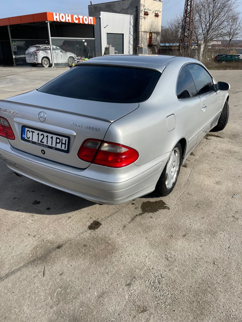 Mercedes-Benz CLK 200 kompresor, снимка 5 - Автомобили и джипове - 48896452