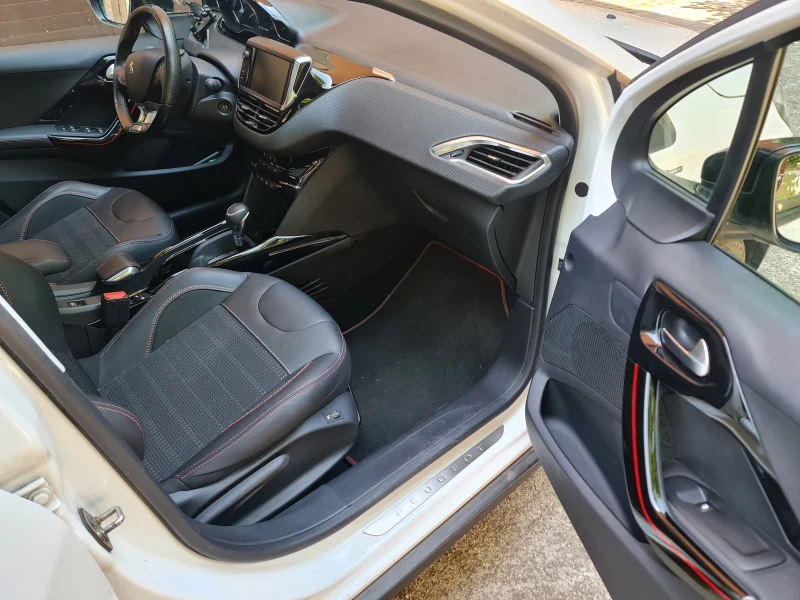Peugeot 2008 Gt line , снимка 9 - Автомобили и джипове - 51610082