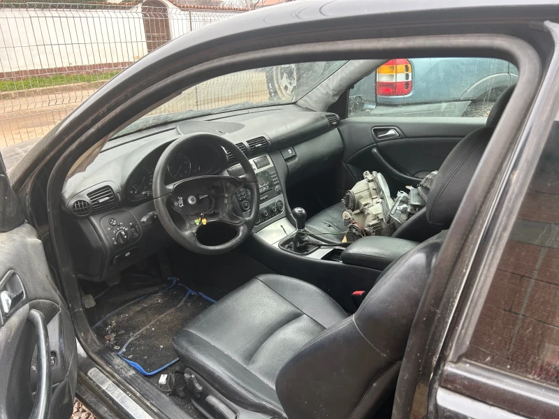 Mercedes-Benz C 220 150kc, снимка 3 - Автомобили и джипове - 52907236