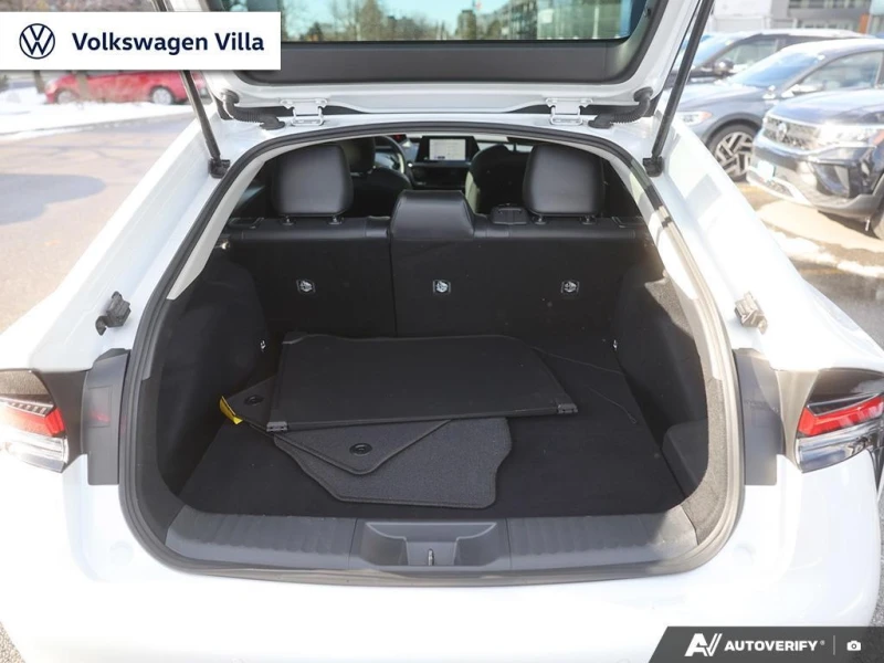 Toyota Prius * 2023 Toyota XLE AWD e / No Accident * CARFAX * Б, снимка 11 - Автомобили и джипове - 52928142