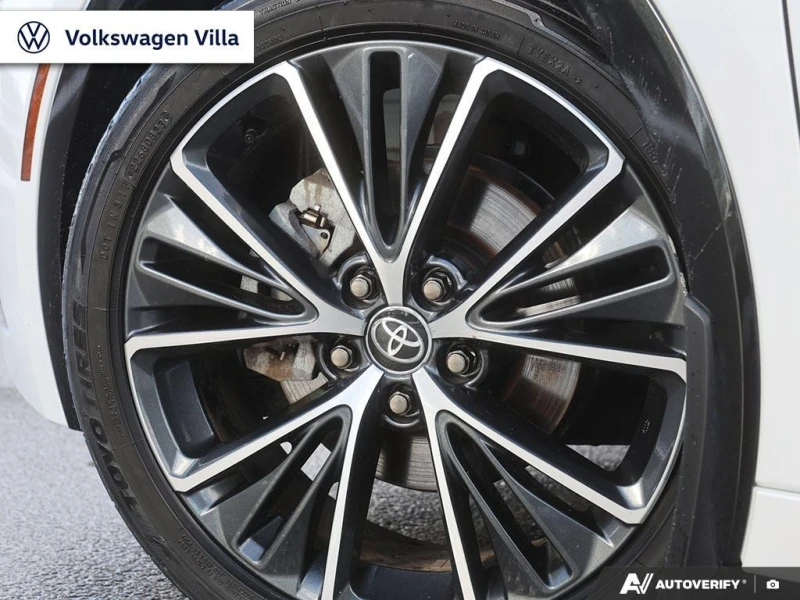 Toyota Prius * 2023 Toyota XLE AWD e / No Accident * CARFAX * Б, снимка 6 - Автомобили и джипове - 52928142