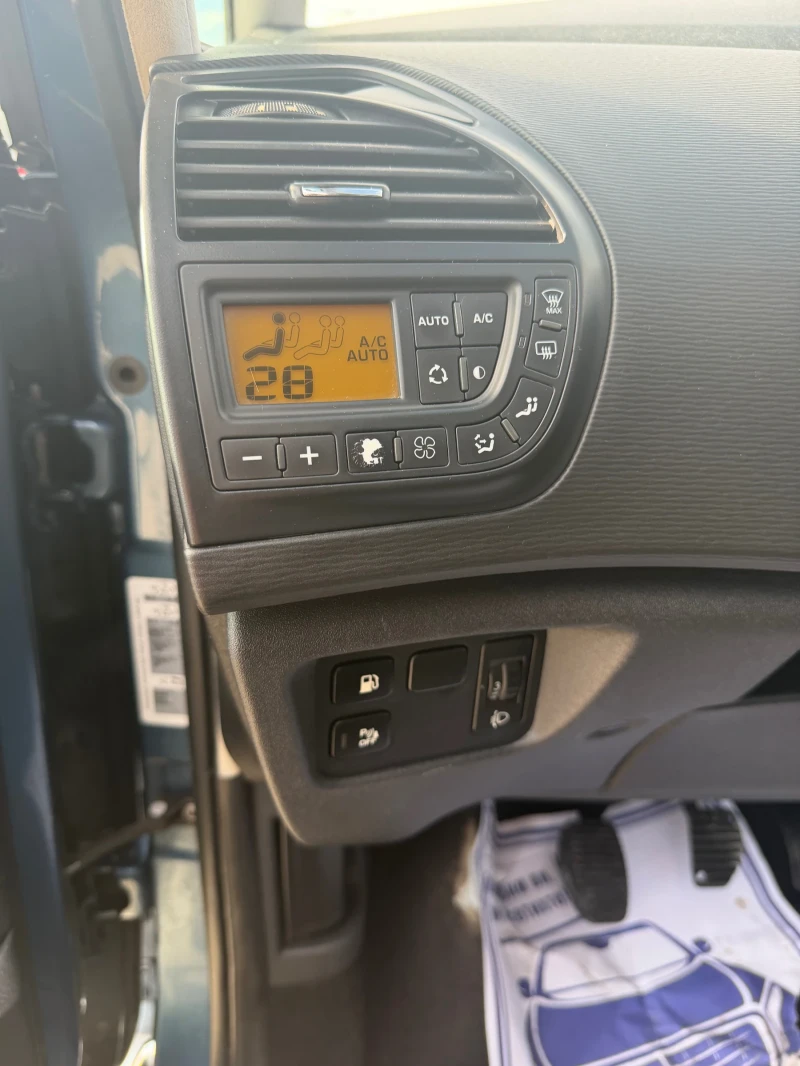 Citroen C4 Picasso 1.6 E-HDI, EURO 5A, снимка 10 - Автомобили и джипове - 53005121