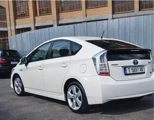 Toyota Prius Hybrid, снимка 4 - Автомобили и джипове - 53315556
