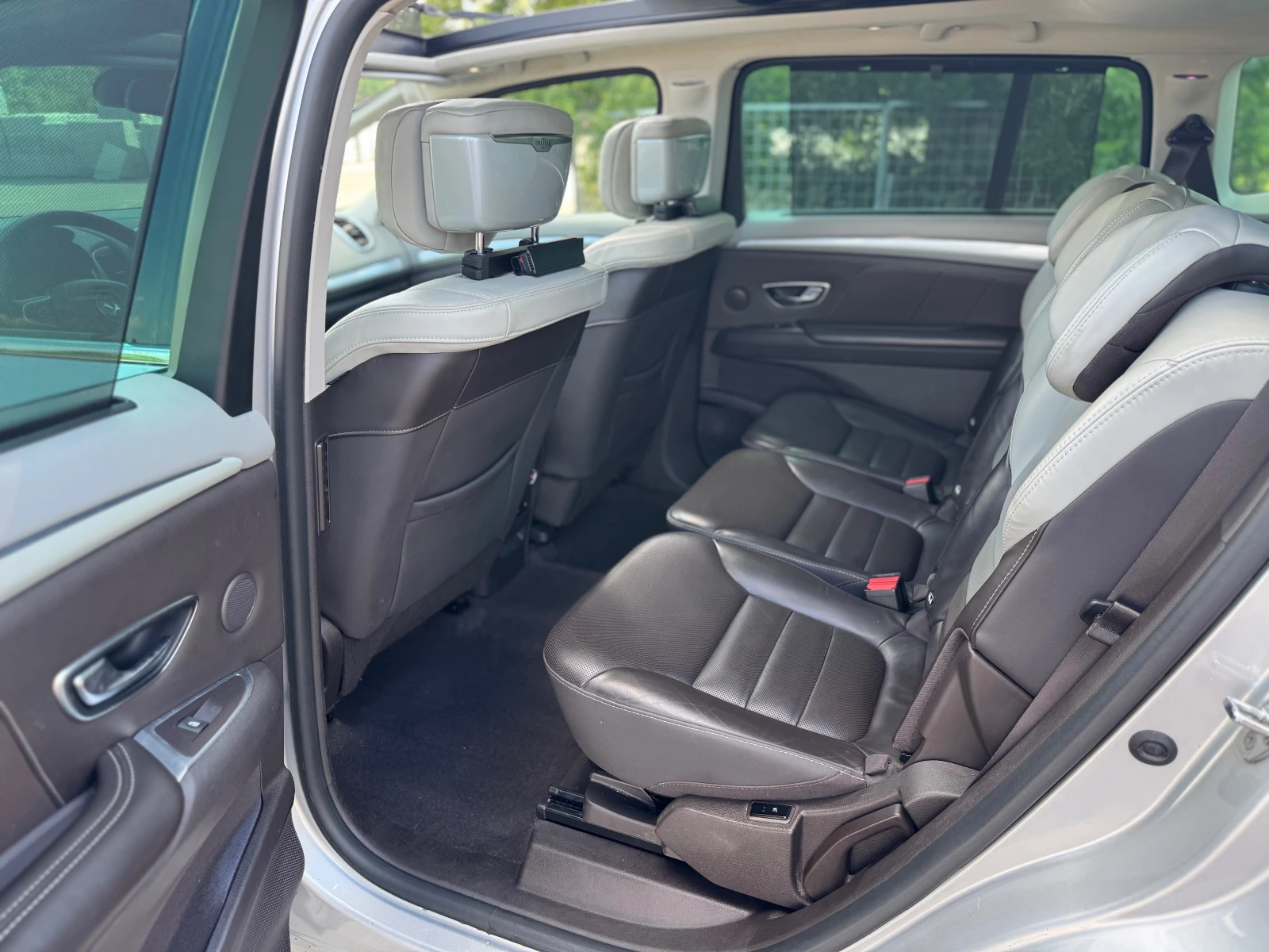 Renault Espace INITIALE-4CONTROL-1.6dCI-160-FULL - изображение 10