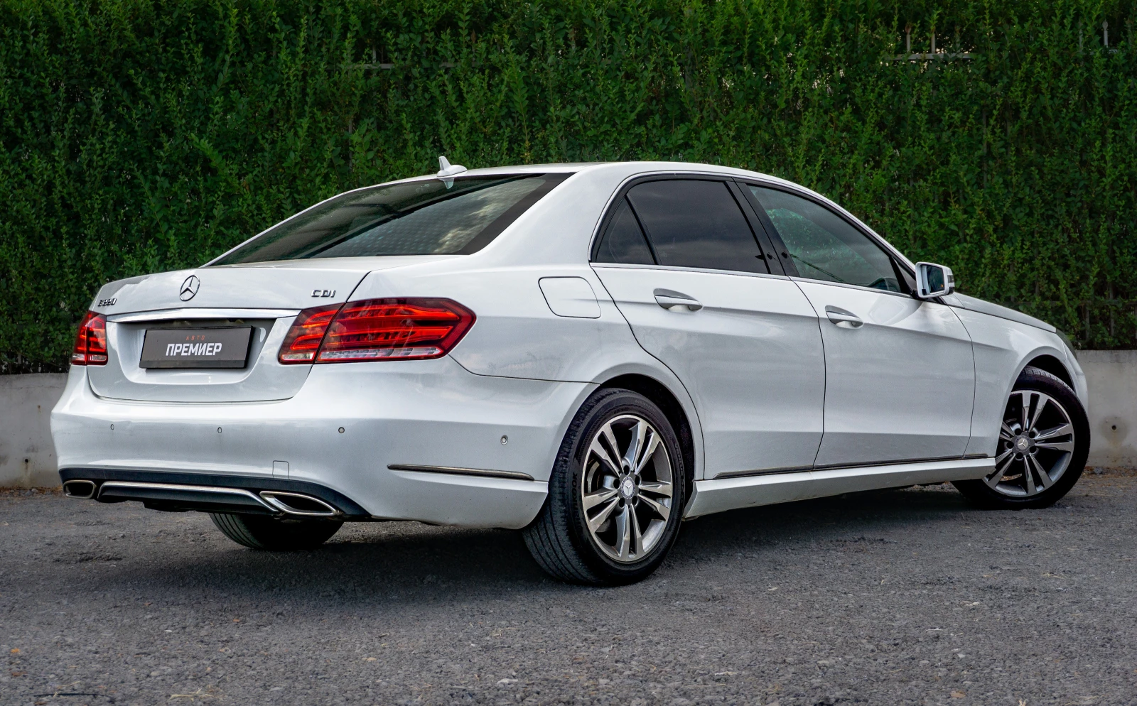 Mercedes-Benz E 220 E 220-CDI-6М ГАРАНЦИЯ-РЕАЛНИ КИЛОМЕТРИ-ТОП!!! - изображение 4