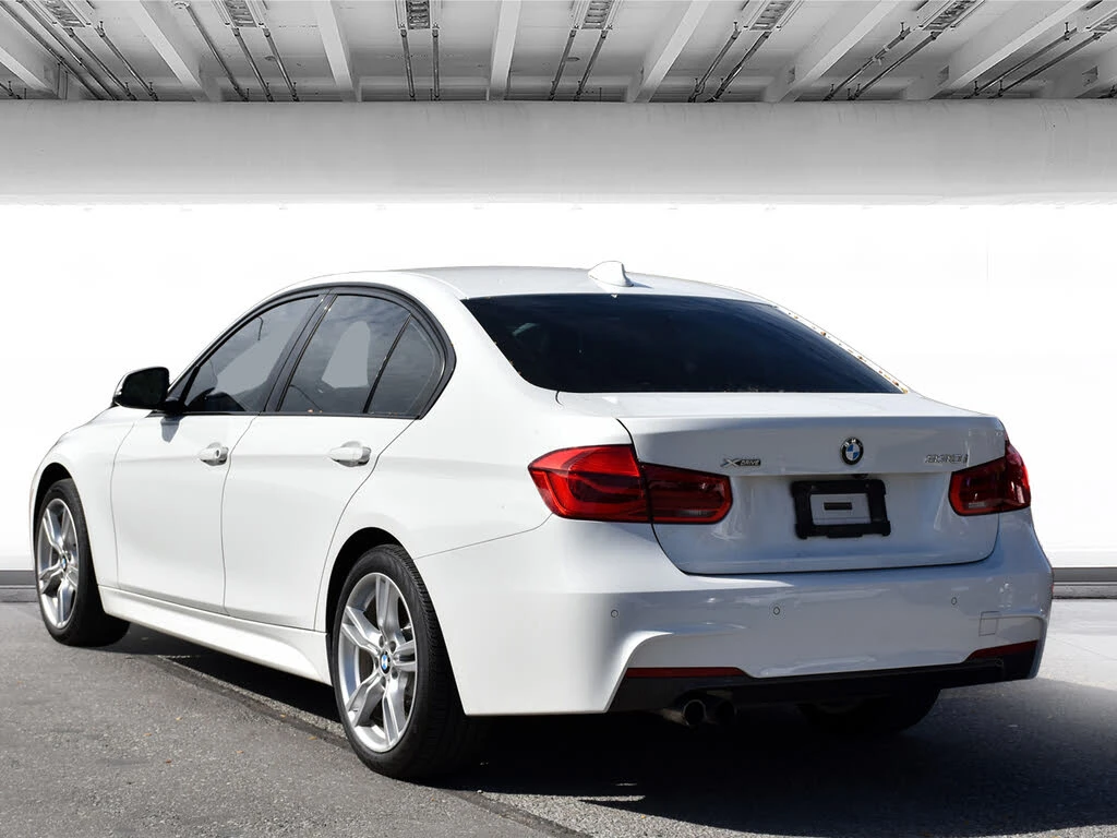 BMW 330 xDrive * АвтоКредит* (ЦЕНА ДО БГ) - изображение 4