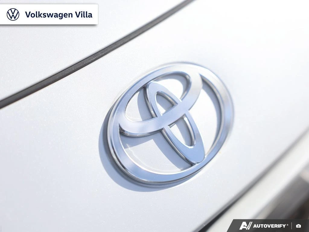 Toyota Prius * 2023 Toyota XLE AWD e / No Accident * CARFAX * Б - изображение 9