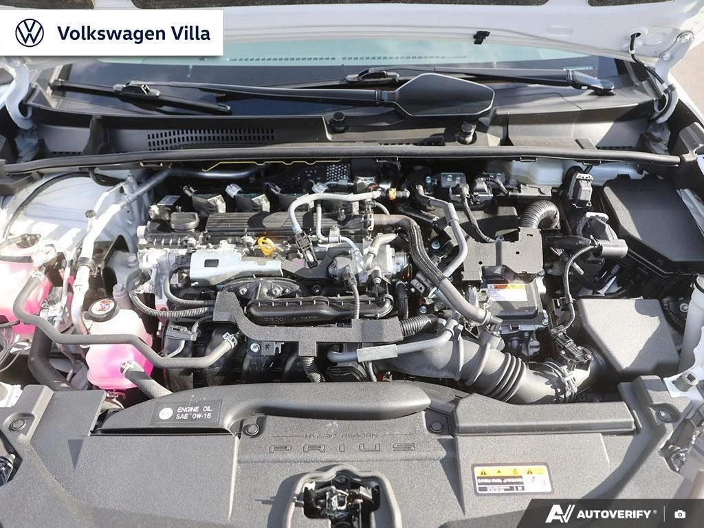 Toyota Prius * 2023 Toyota XLE AWD e / No Accident * CARFAX * Б - изображение 8