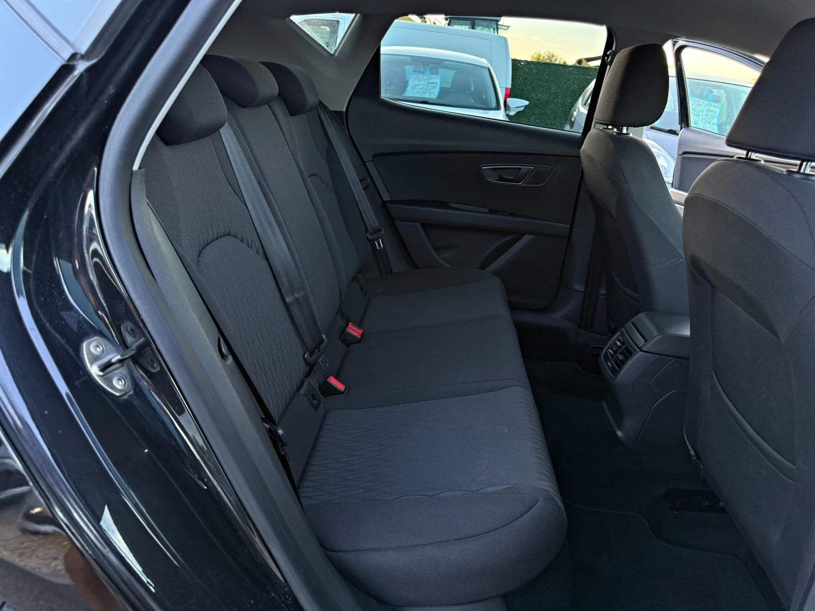 Seat Leon Podgrev Navi, снимка 13 - Автомобили и джипове - 54596018