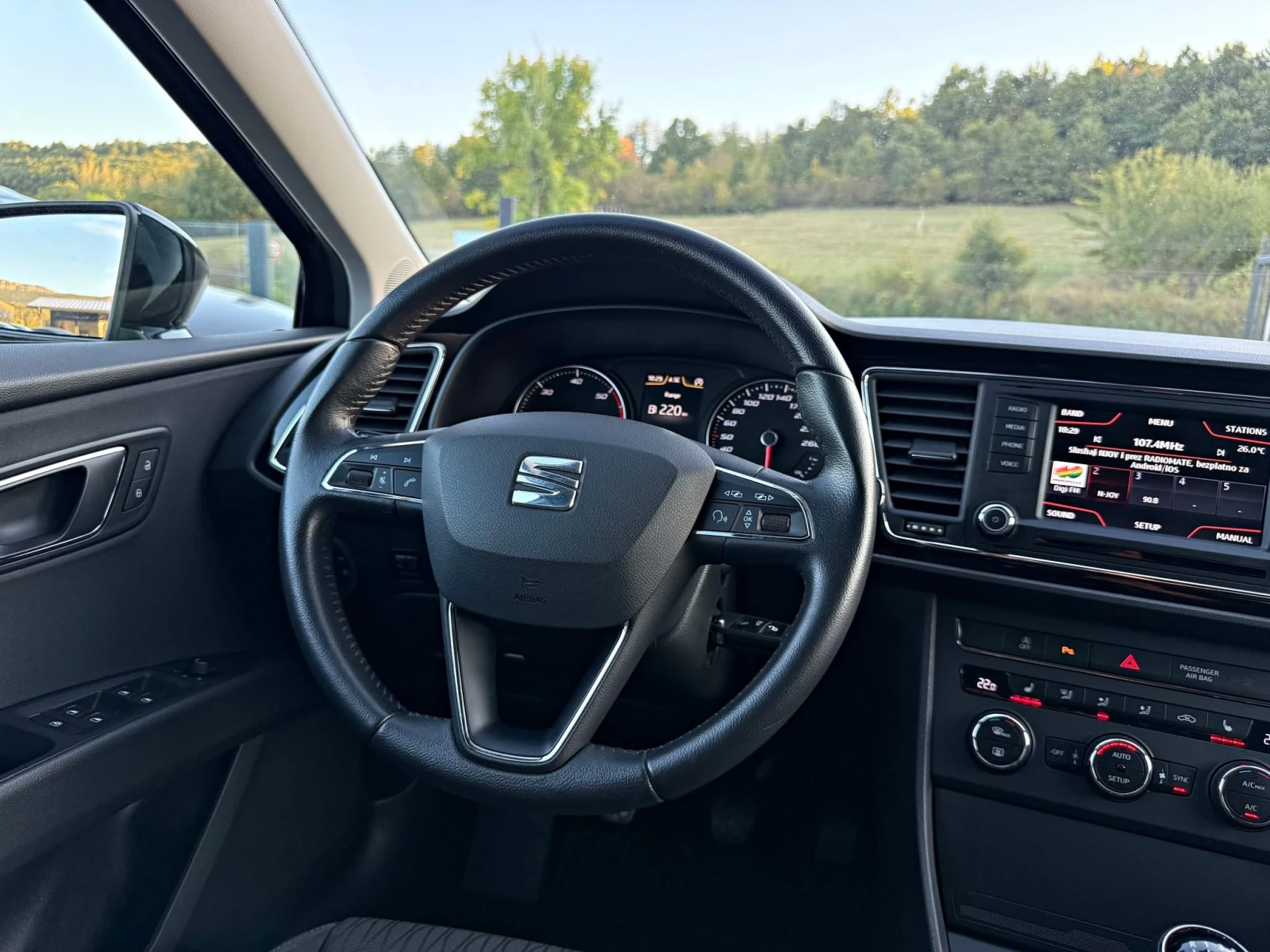 Seat Leon Podgrev Navi, снимка 8 - Автомобили и джипове - 54596018