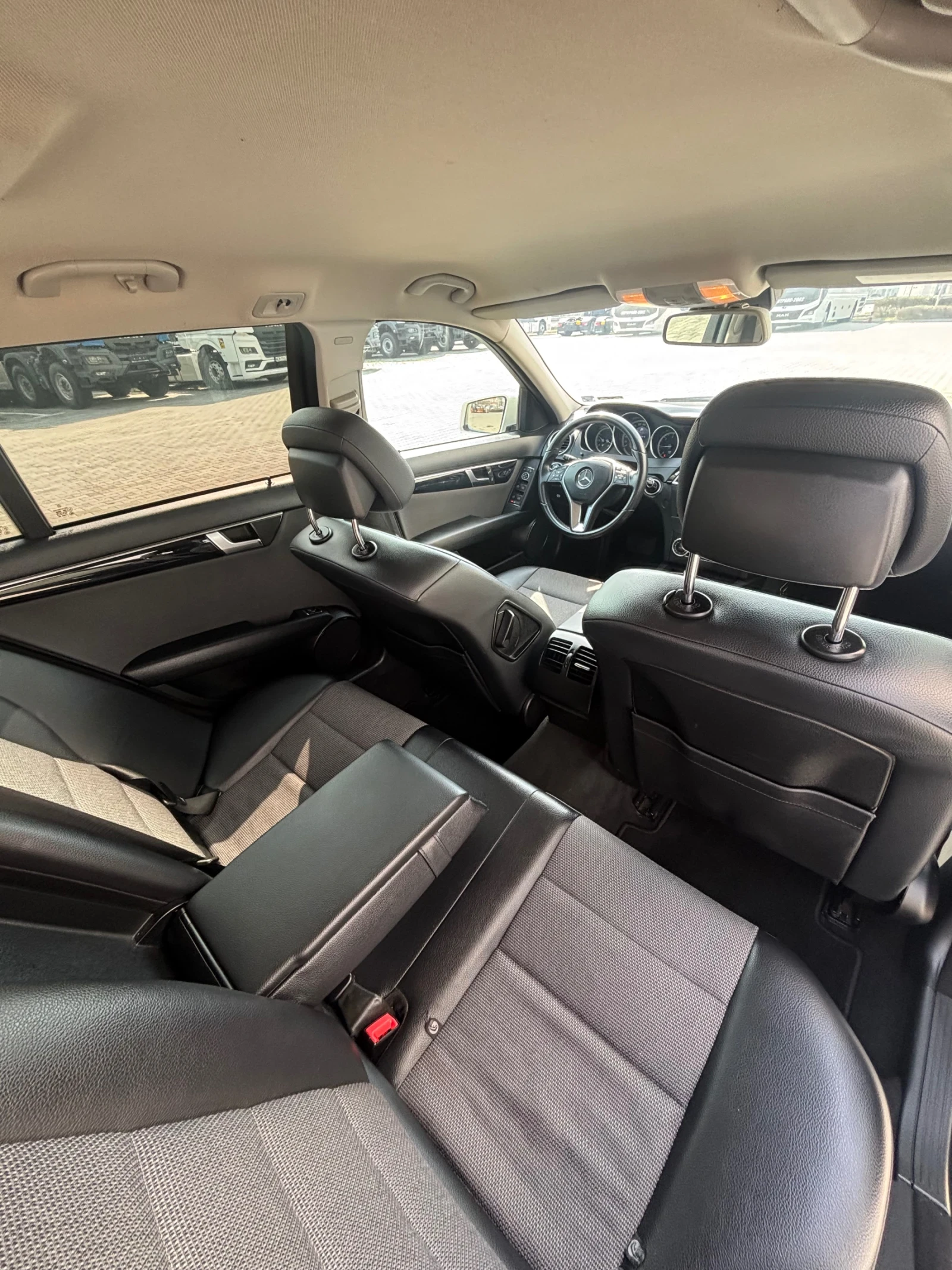 Mercedes-Benz C 220 Facelift, снимка 8 - Автомобили и джипове - 54710270
