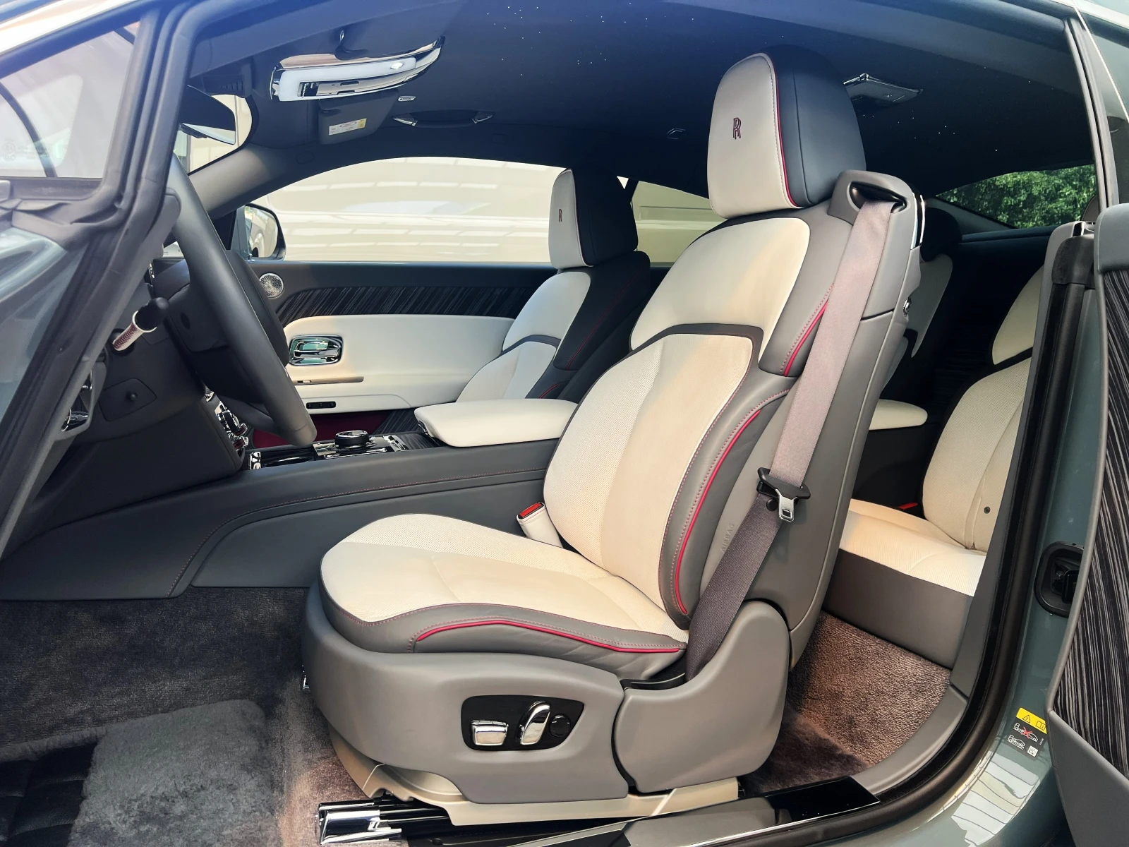 Rolls-Royce Spectre  SHOOTING STAR / BESPOKE / 23/ | Mobile.bg � ����������� 9