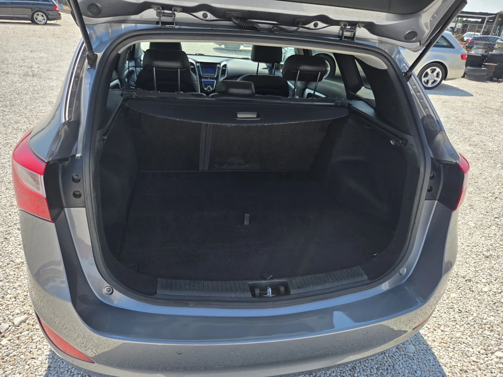 Hyundai I30 1.6, снимка 11 - Автомобили и джипове - 55637712