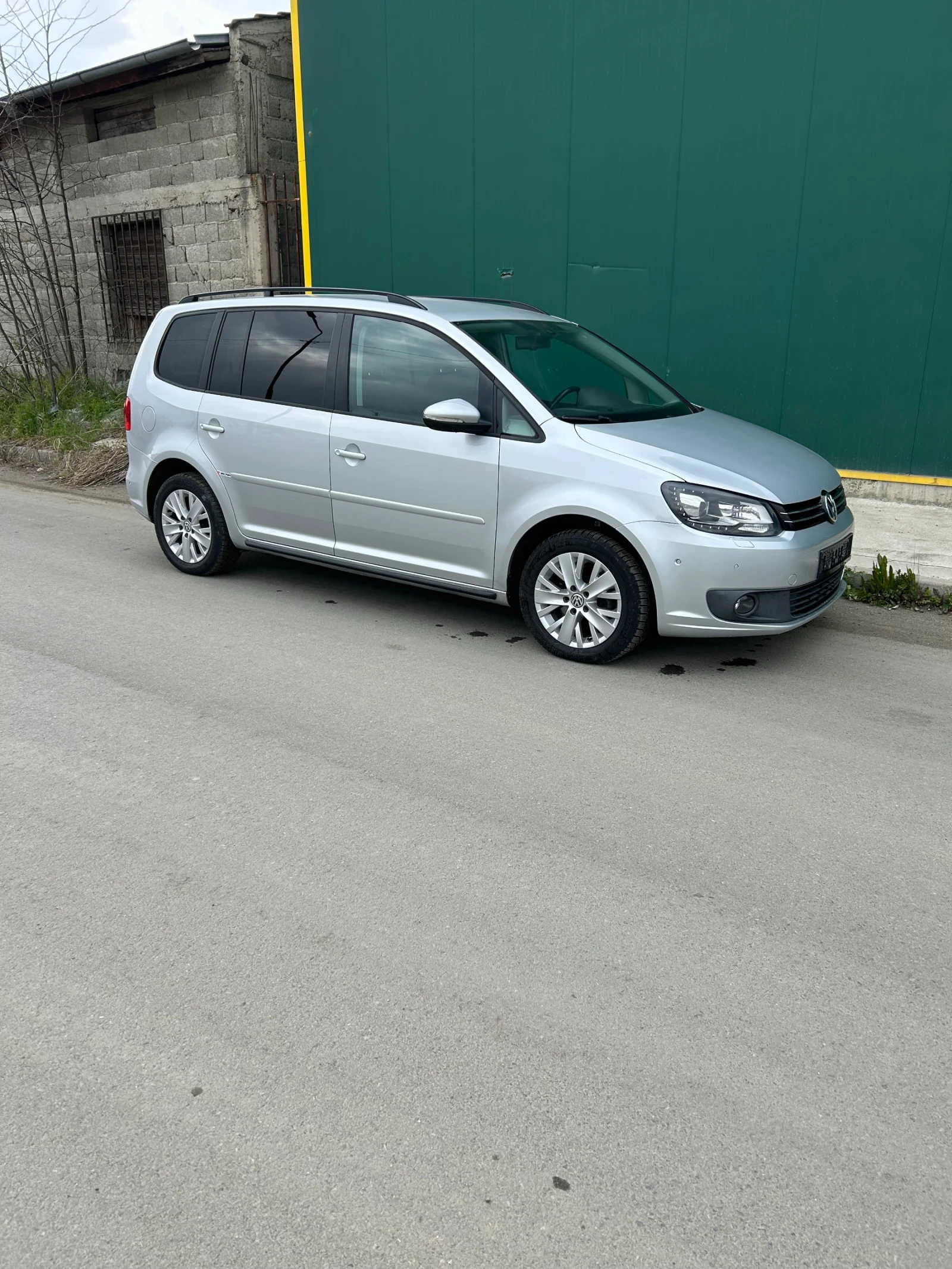 VW Touran 1.6 105, снимка 4 - Автомобили и джипове - 55830555
